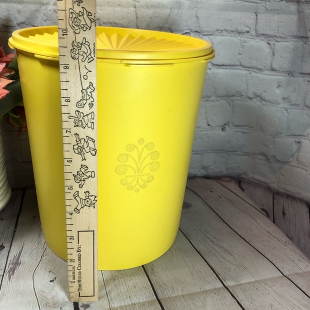 🛍🛍SOLD Vintage Tupperware MAXI canister 25cup - Picture 2 of 5